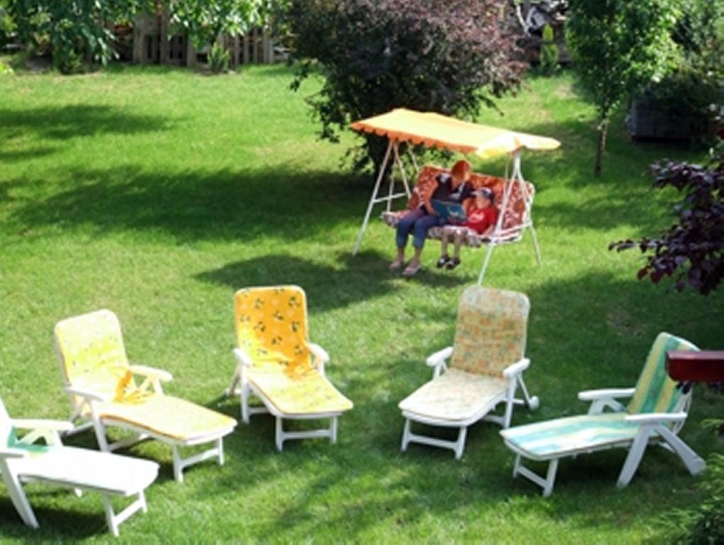 Ilona Apartmanhaz โคมารม ภายนอก รูปภาพ