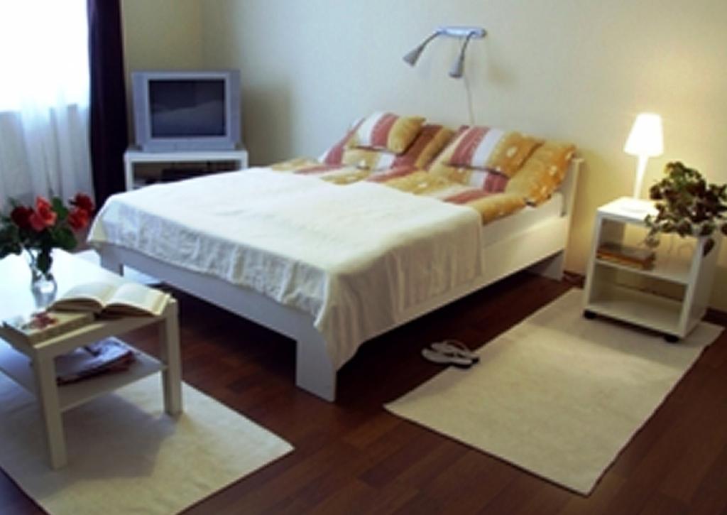 Ilona Apartmanhaz โคมารม ภายนอก รูปภาพ