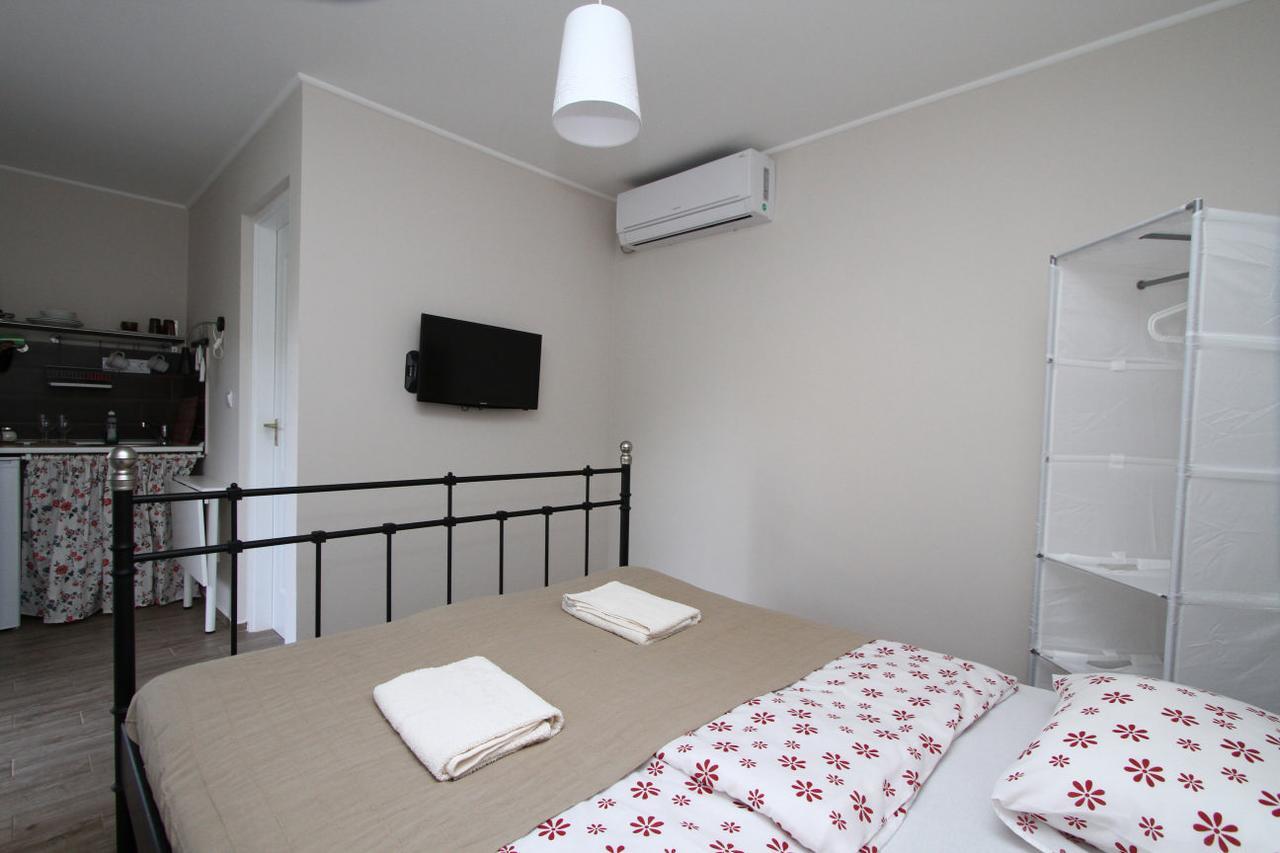 Ilona Apartmanhaz โคมารม ภายนอก รูปภาพ